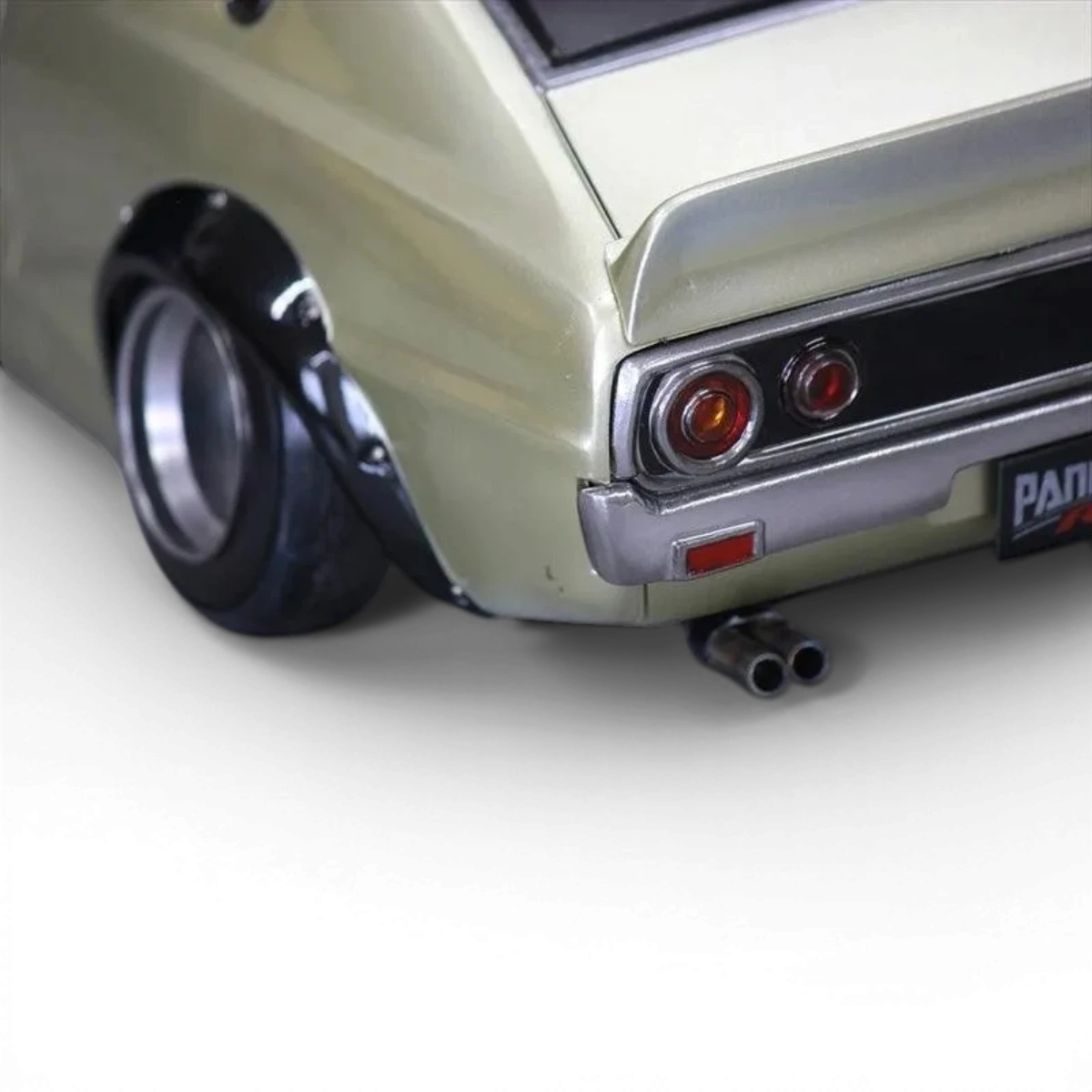 Carrosserie Nissan Skyline 2000GT-R KPGC110 custom Pandora RC, modèle réduit de voiture de drift en détails.