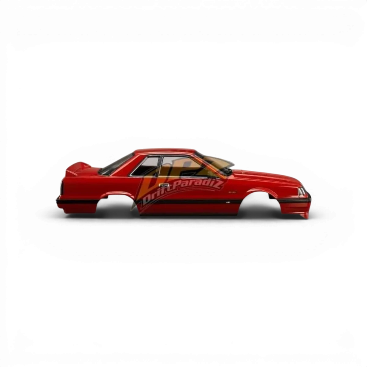 Carrosserie Nissan Skyline R31 Rouge de la marque Killer Body, design détaillé pour modélisme ou collection.