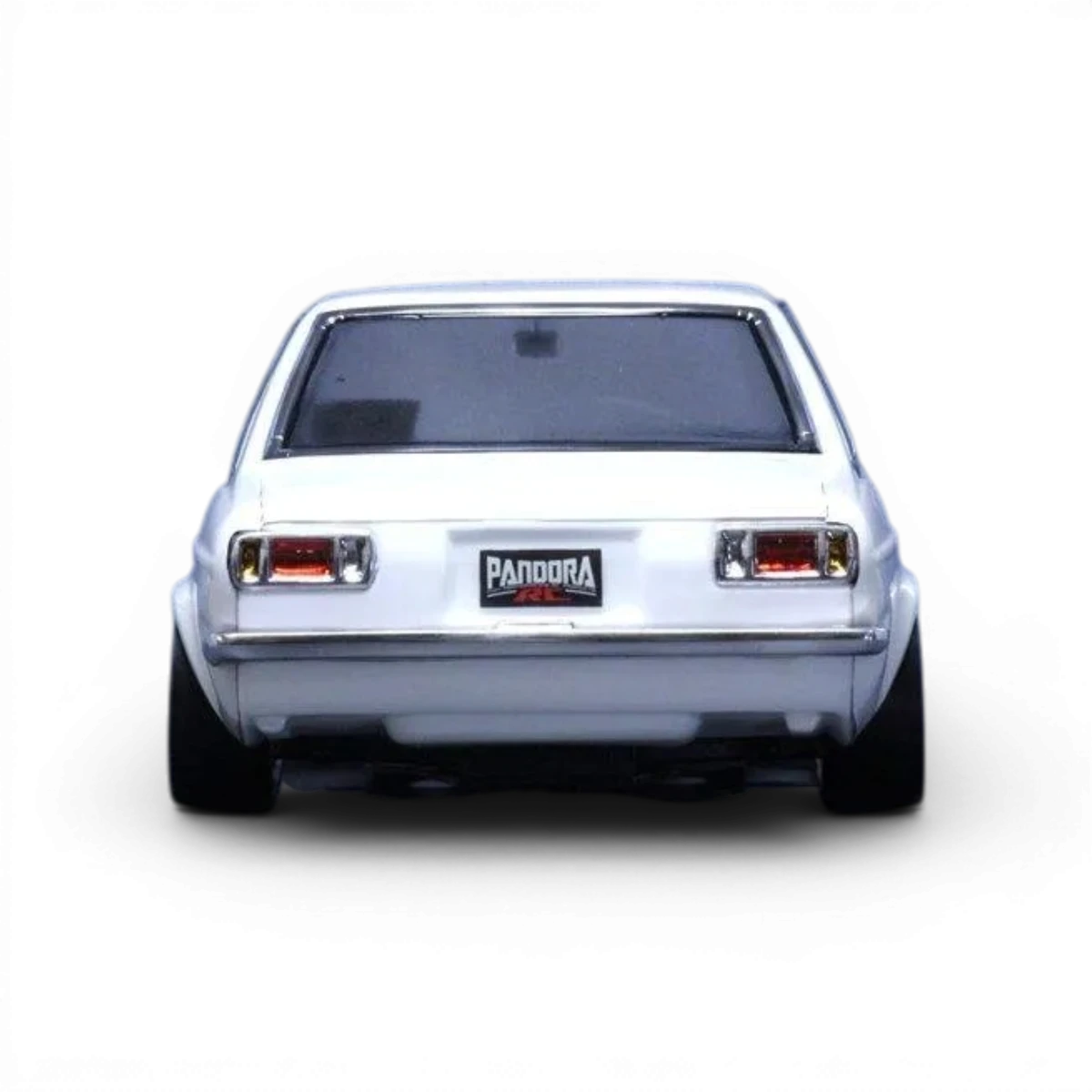 Carrosserie Pandora RC pour Nissan Sunny B110, pièce de rechange pour modèle réduit, en plastique blanc avec détails.