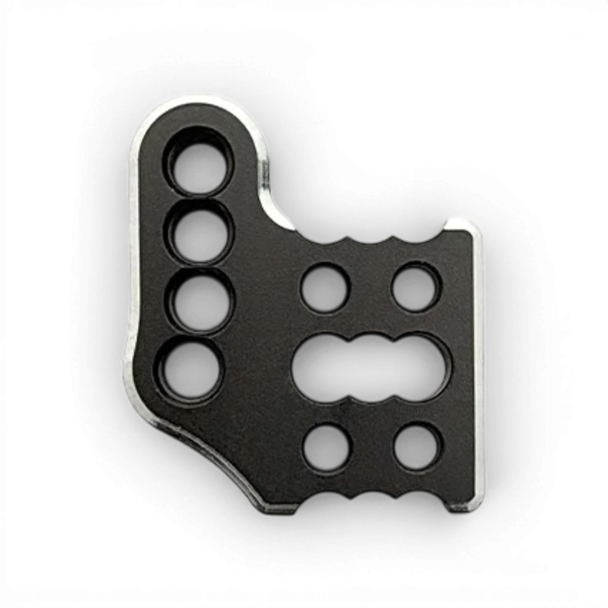 Plaque de fixation arrière pour fusée RC Drift, marque Team Reve D, en plastique noir, monté sur une fusée radiocommandée.