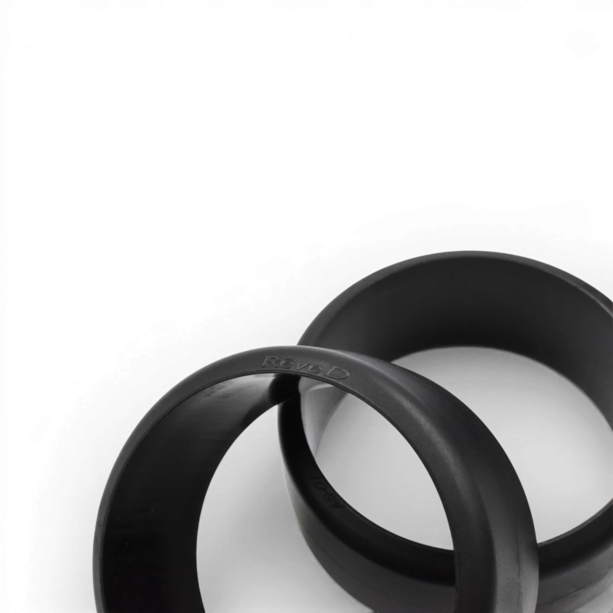 Roue Team Reve D avec pneus toutes surfaces AS-01, tôle robuste, profil durable pour véhicules tout-terrain.
