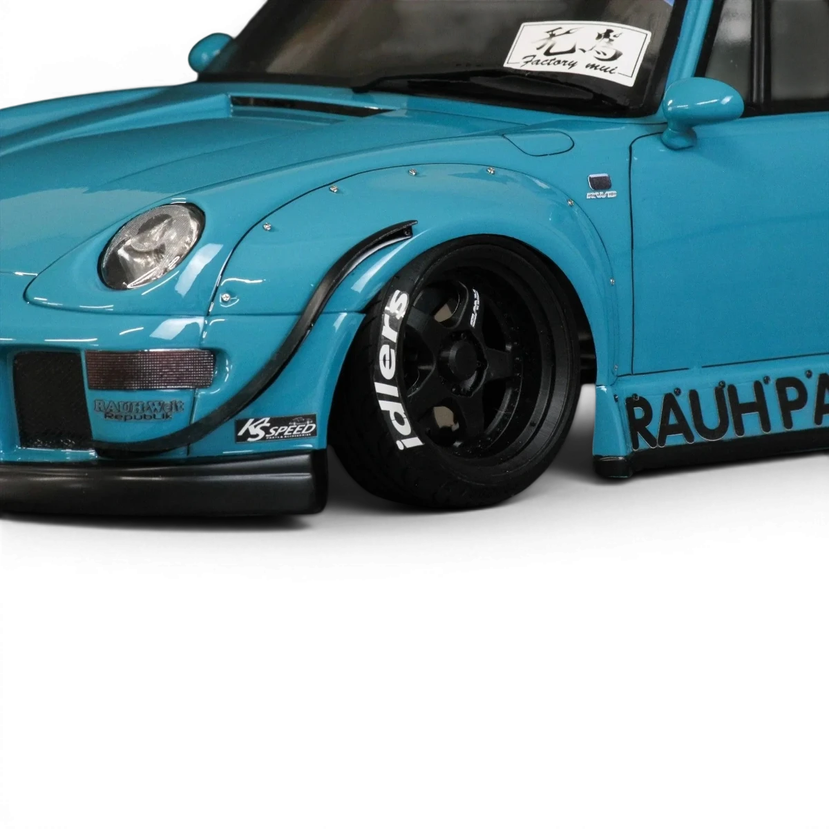 Modèle de voiture Porsche 911 RWB 993 Pandora RC avec carrosserie détaillée, peinture noire et design réaliste.