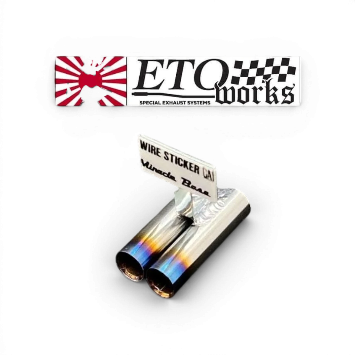 Pot d'échappement double en inox brun de 8mm pour customisation, fabriqué par ETO Works, visible avec finition élégante