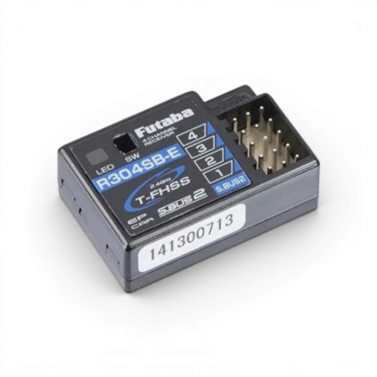 Radio Futaba 4PM PLUS et R304SBE, télécommande électronique pour modélisme avec écran et commandes ergonomiques.