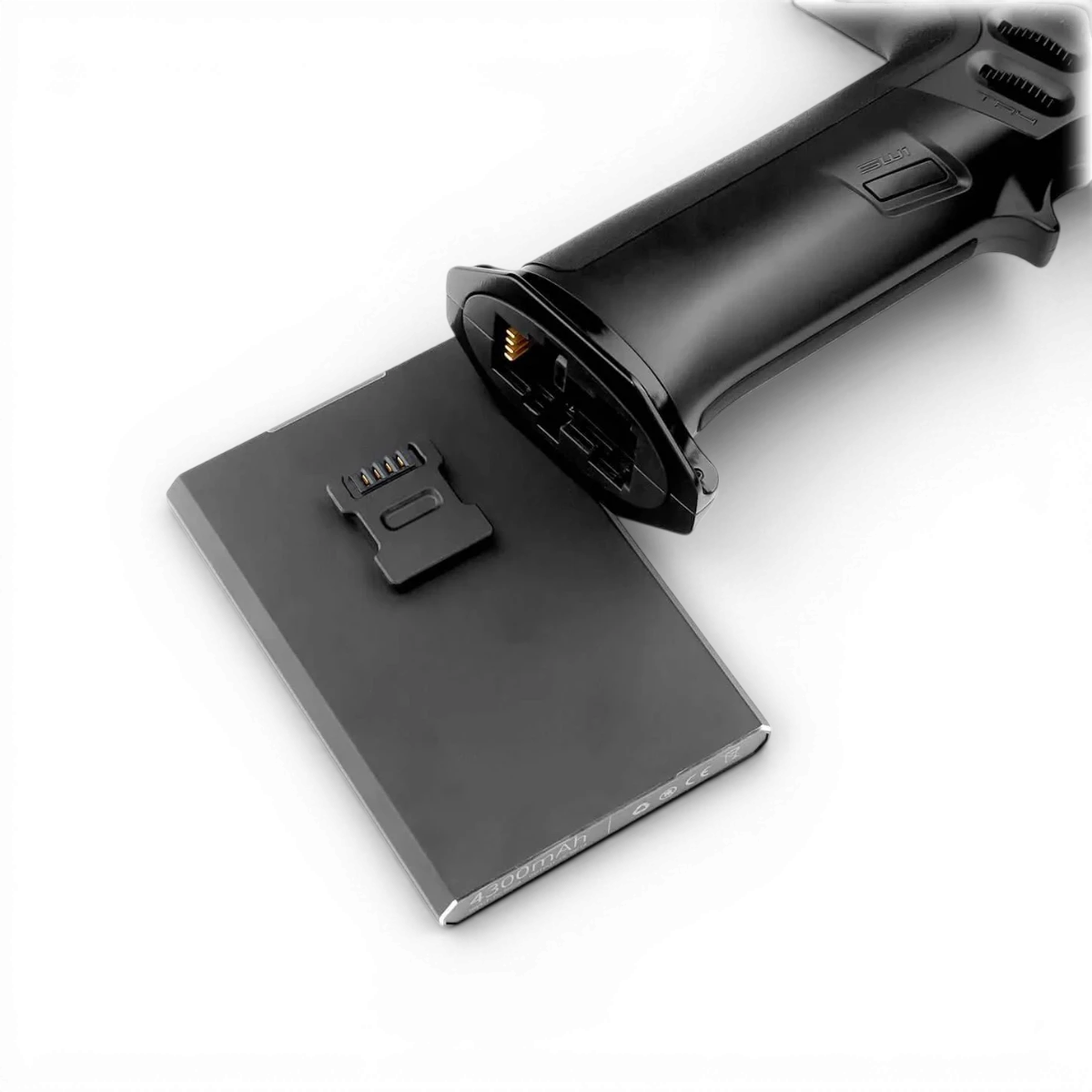 Radio Flysky Noble NB4+ avec récepteur électronique, bouton de contrôle, écran et antenne visible.