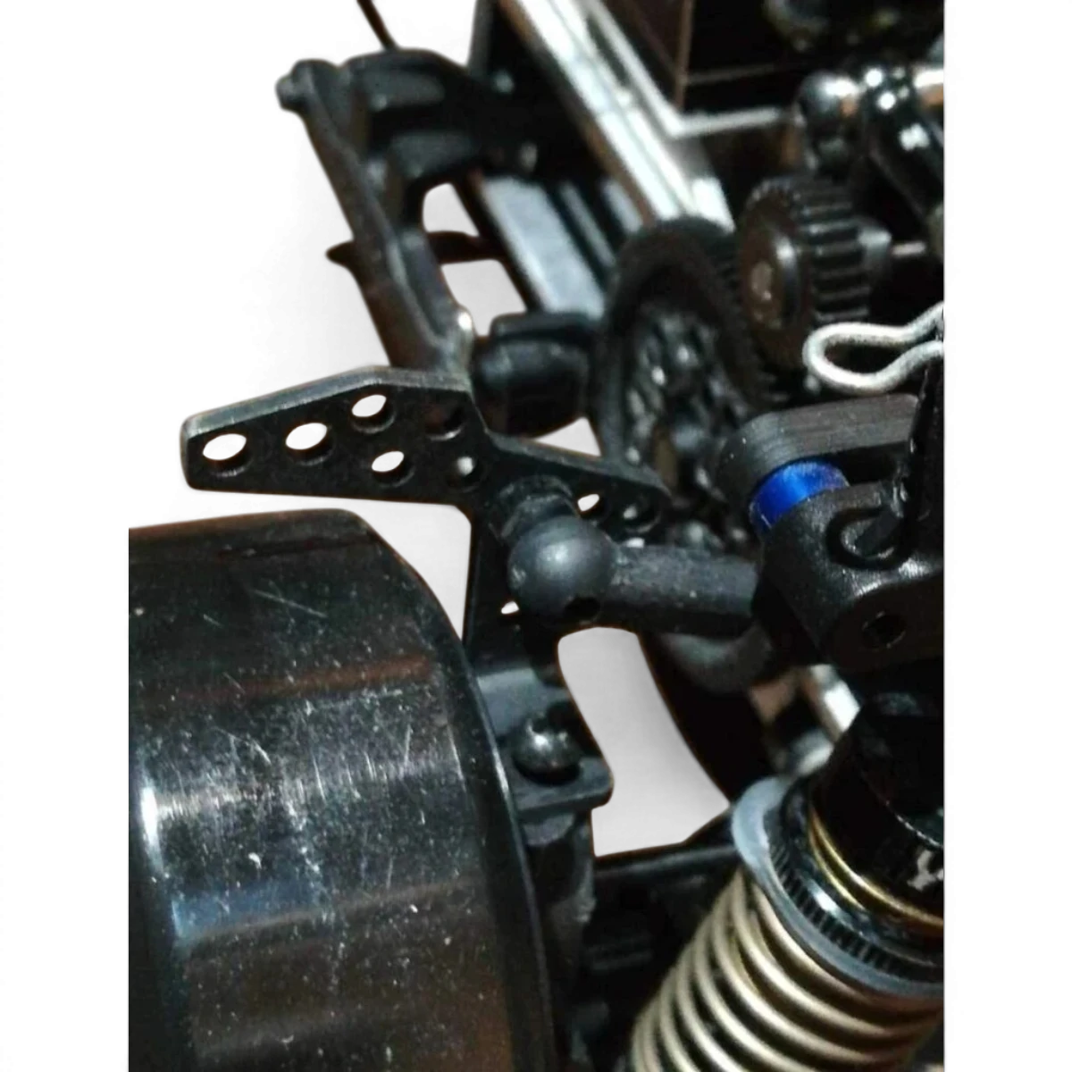 Support supérieur arrière en métal pour garage, pièce de rechange robuste de Metal Garage, vue de l'arrière du produit.