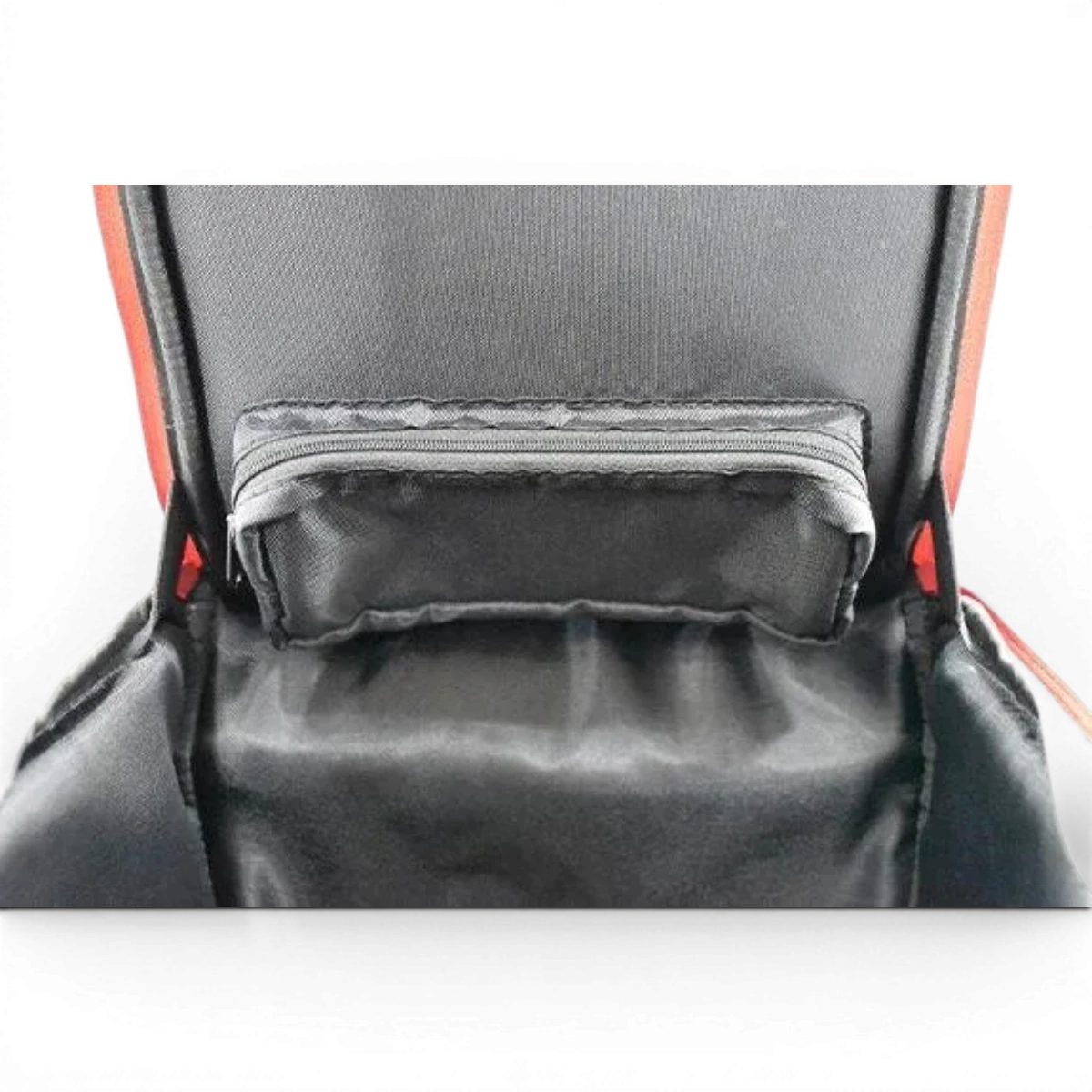 Sac radio noir de l'accessoire Team Reve D, avec poignée et compartiments pour appareils radio.