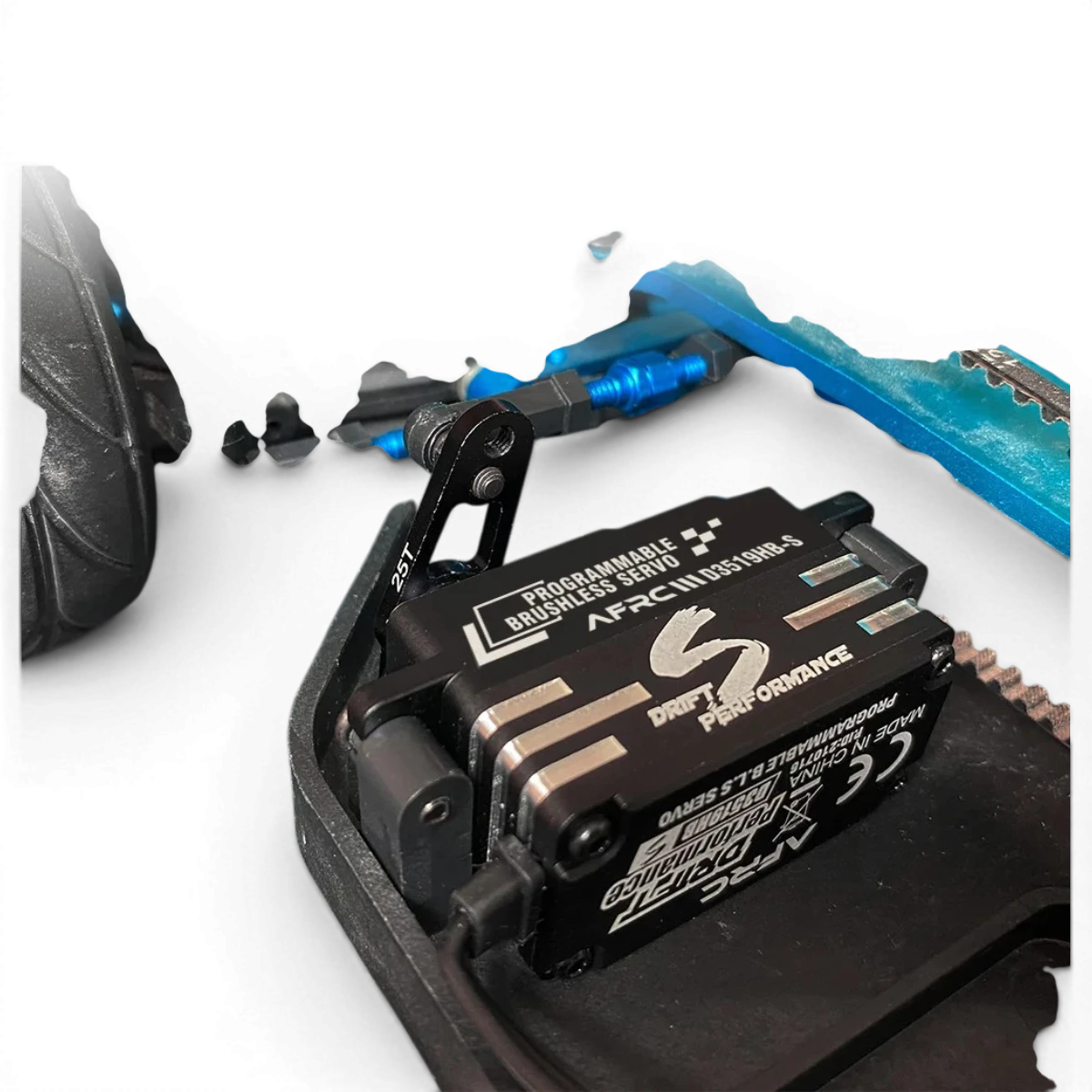 Servo HV brushless programmable AFRC D3519HB-S, composant électronique pour modélisme ou robotique, avec connecteurs visibles.