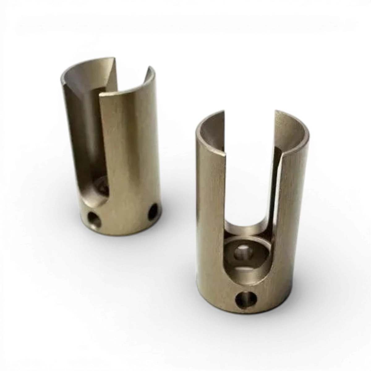 Sorties différentiel C-LSD RhinoRacing, pièce mécanique pour véhicule, en métal noir avec détails techniques visibles.