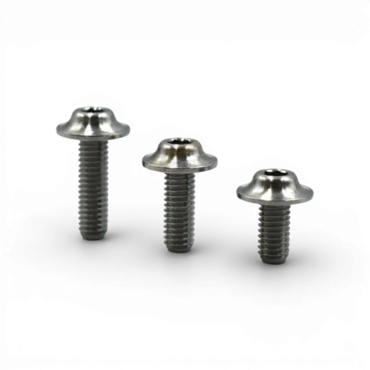 Vis titanes tête fraisée large 3x8 de la marque Team Reve D, lot de 4 pièces pour pièces détachées.