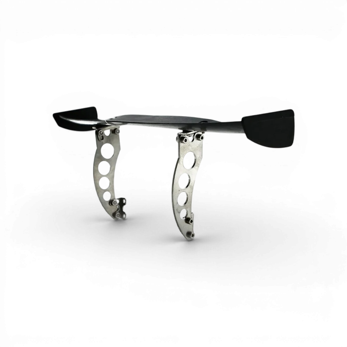 Support d'ailerons STL10 de Src Sideways RC pour personnalisation, visible avec pièces de fixation et détails techniques.