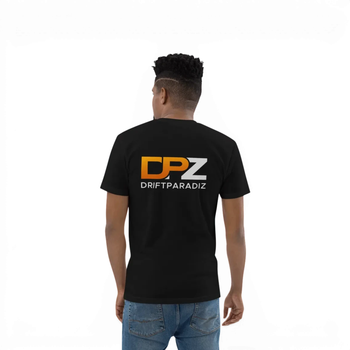 T-shirt DPZ 2024 de marque inconnue, en coton, avec design tendance visible sur l'avant, pour un style moderne et décontracté.