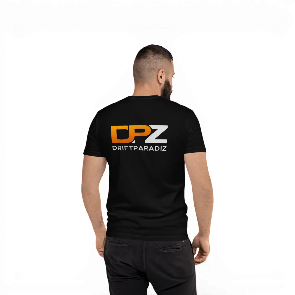 T-shirt DPZ 2024 pour homme, vêtement en coton avec logo DPZ, en couleur noire, porté sur un mannequin.