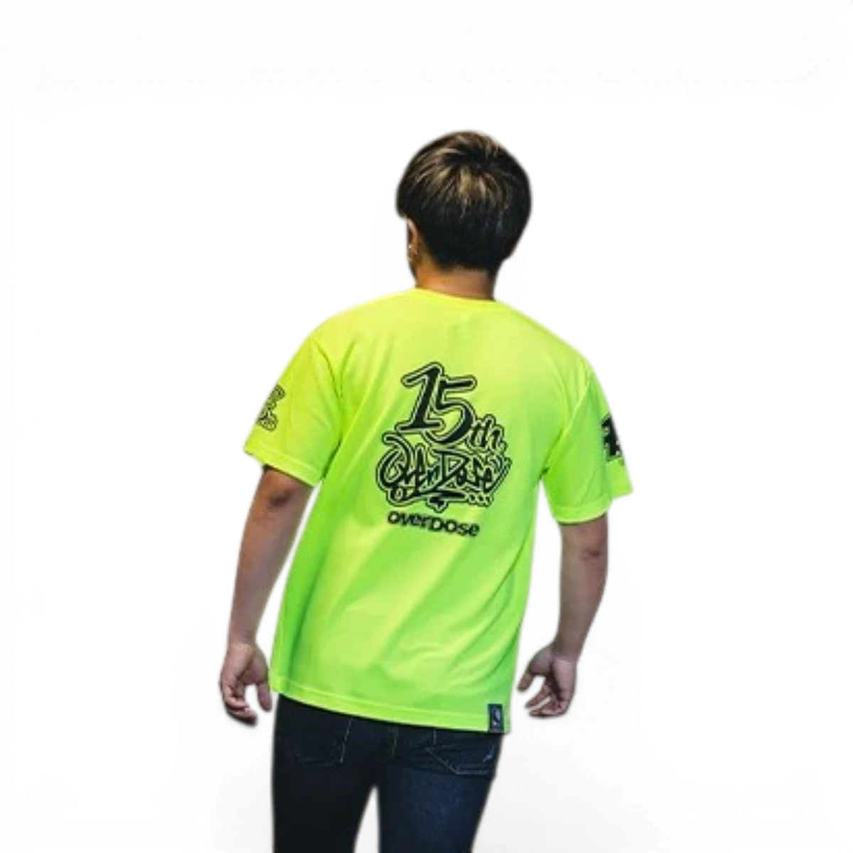 T-shirt Overdose 15th Anniversary avec logo et design graphique, vêtement décontracté pour fans de la marque.