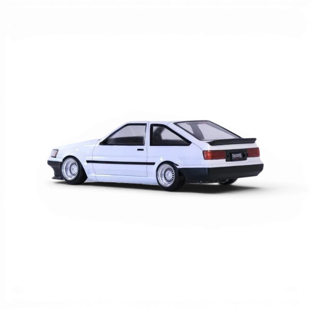 Voiture radiocommandée Toyota AE86 Levin 3 portes de Pandora RC, carrosserie détaillée pour modèles de drift et collection.