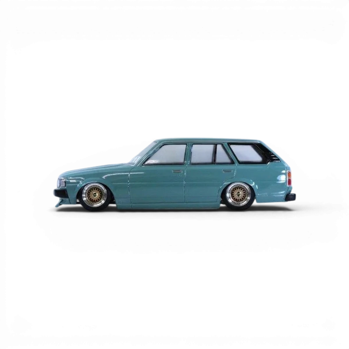 Voiture Toyota Corolla Van KE70 Pandora RC, carrosserie de modèle réduit pour véhicules télécommandés, vue de face.