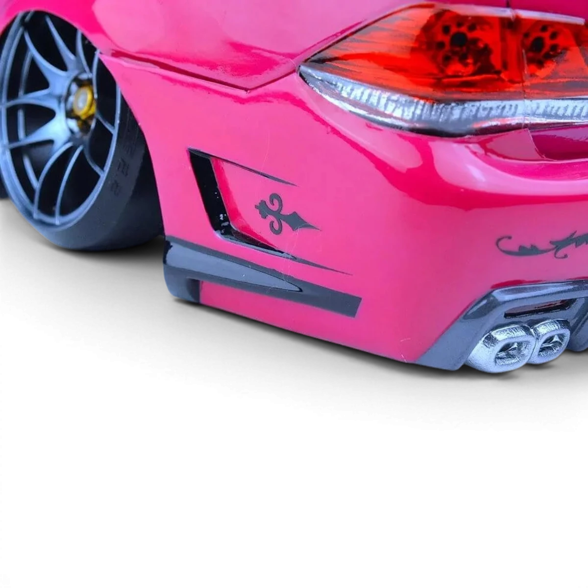 Carrosserie Tetsujin pour Toyota GRS20 Crown, pièce de rechange ou de customisation, avec détails visibles sur la carrosserie.