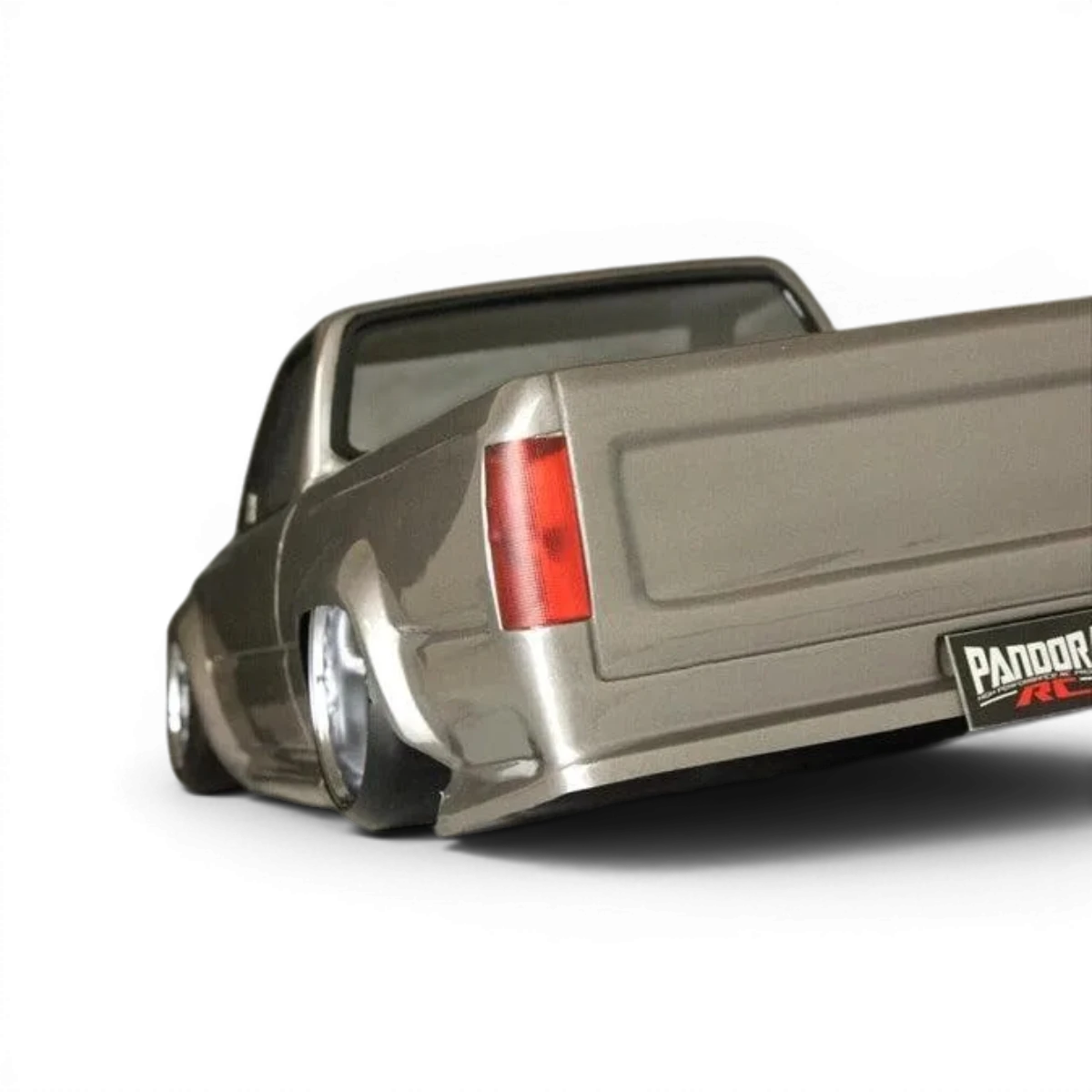Carrosserie Toyota Hilux RN80 Pandora RC, détail réaliste en plastique pour modèle réduit.