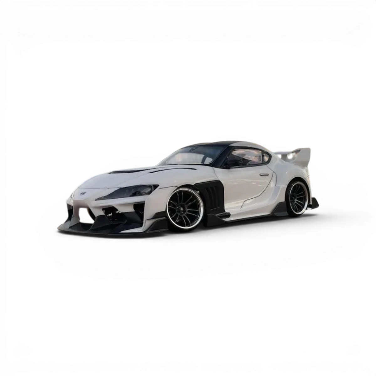 Carrosserie Toyota Supra GR Hycade 247mm en scale réelle, marque Addiction RC Design, vue de face sur fond blanc