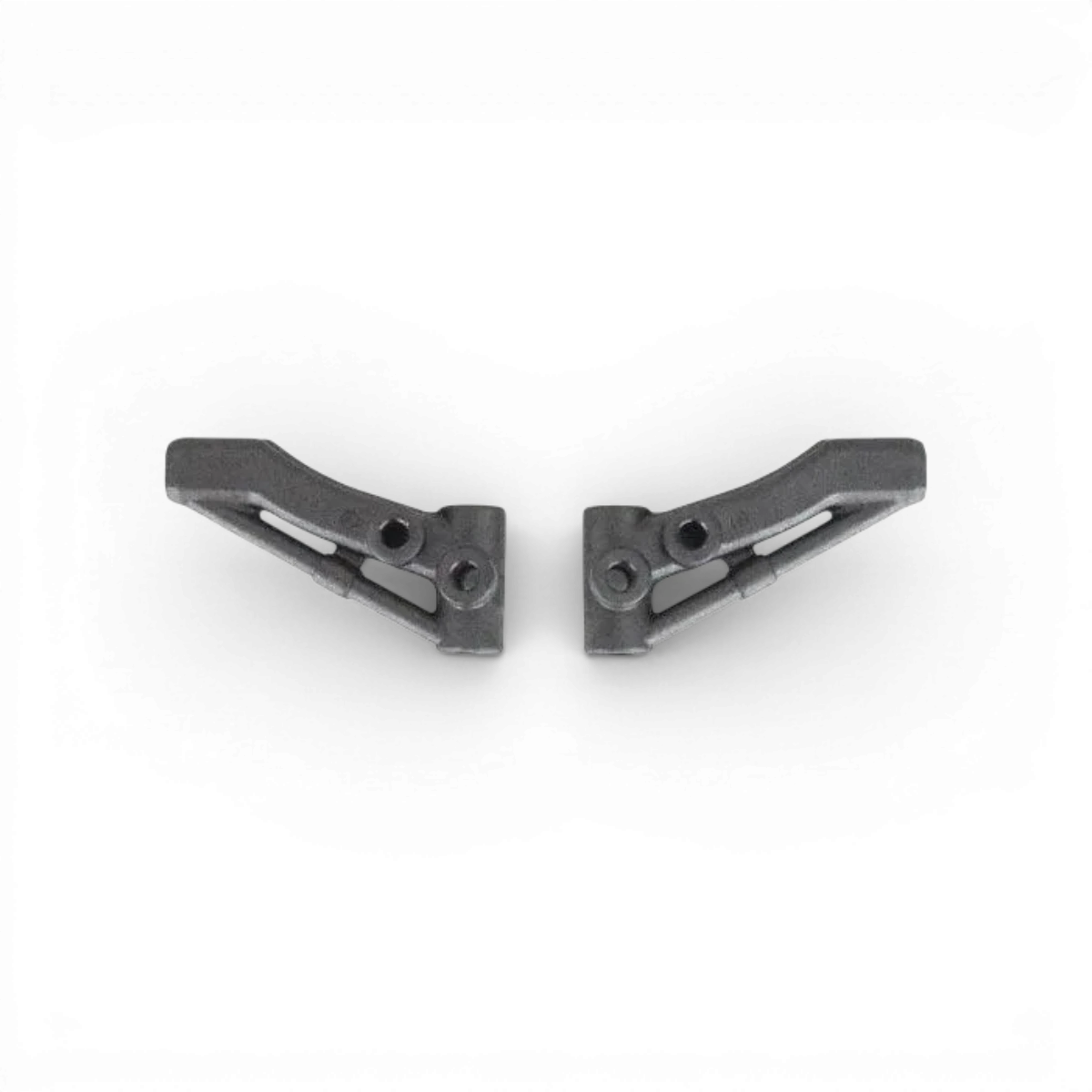 Triangles avant supérieur RDX en graphite pour voiture RC Drift, fabriqué par Team Reve D, montés sur un modèle de drift.