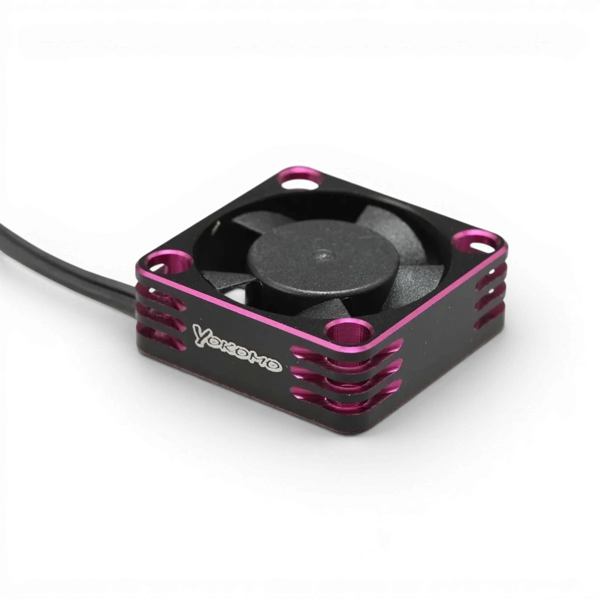 Ventilateur en aluminium violet de 30mm pour électronique, de la marque Team Yokomo, avec composants visibles.