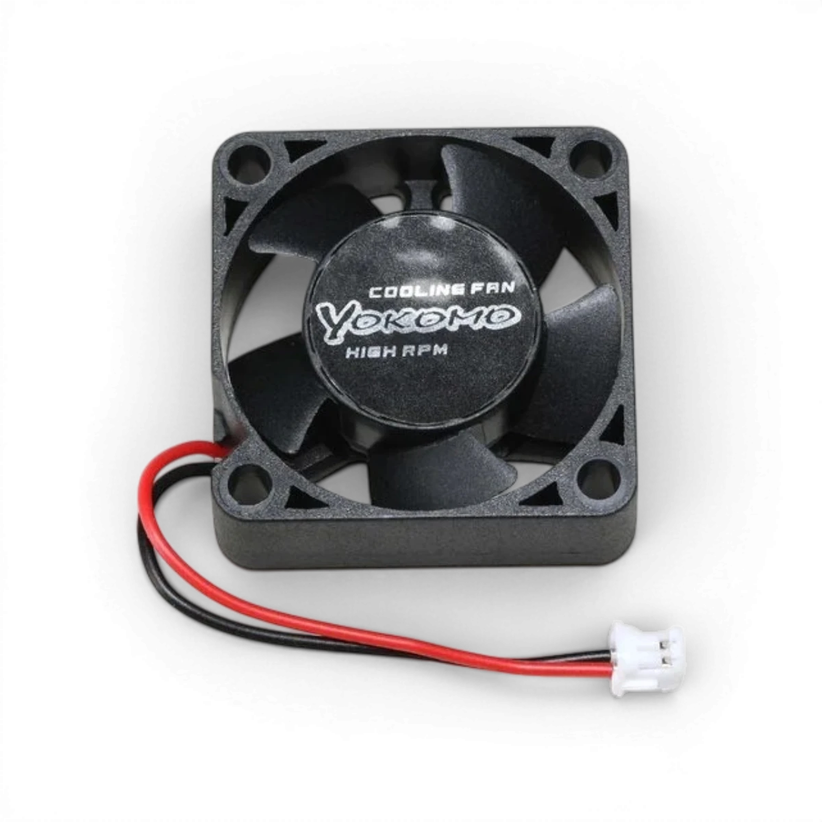 Ventilateur de refroidissement pour BL-RPX4, électronique, par Team Yokomo, monté sur un radiateur pour refroidir efficacement.