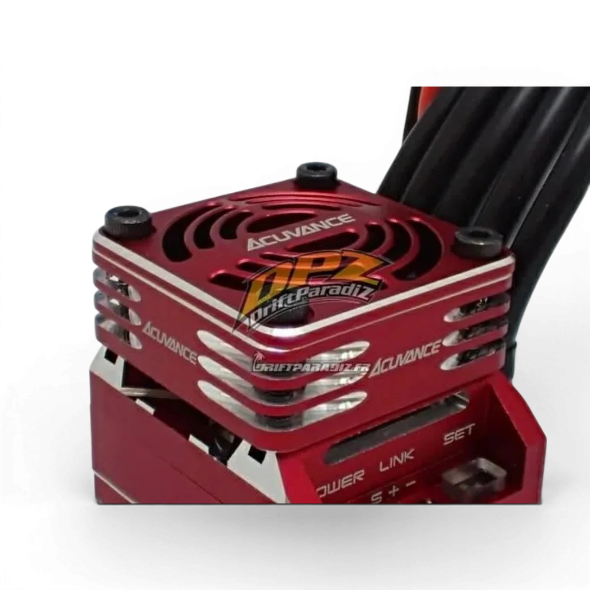 Ventilateur haute vitesse rouge Xarvis Acuvance, appareil électronique avec pales en mouvement, conçu pour une circulation d'air efficace.