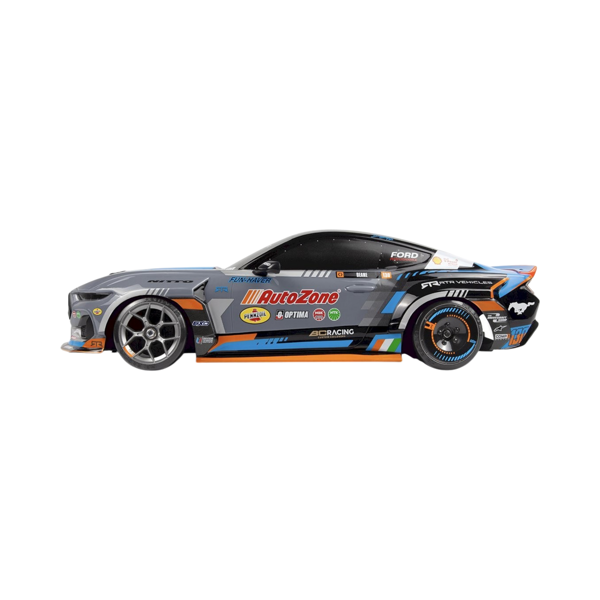 Voiture RC drift HPI Stage-D10 FLUX Ford Mustang RTR Spec-5 FD James Deane brushless, vue de côté avec détails rouges et noires.