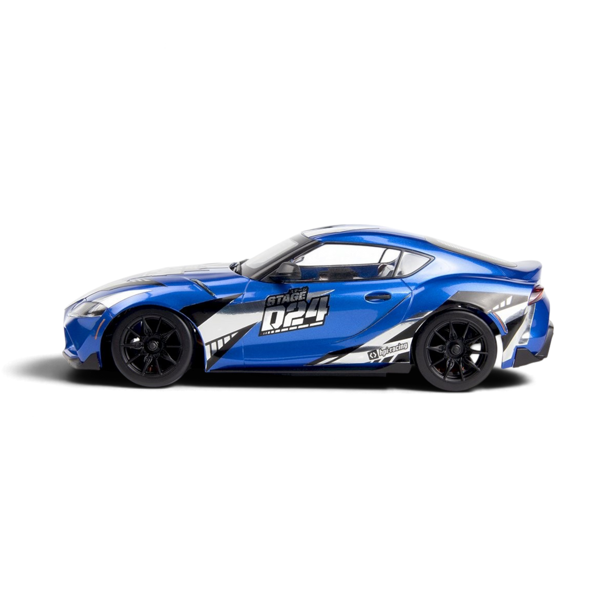 RC drift-auto DriftParadiZ Stage-D24 Toyota GR Supra 2024 metallic blauw zijaanzicht