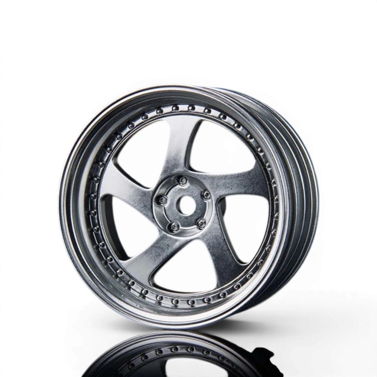 Jantes TMB +5 Chrome Mat de Max Speed Technology, roues en alliage avec finition chromée mate, visibles sur la photo.
