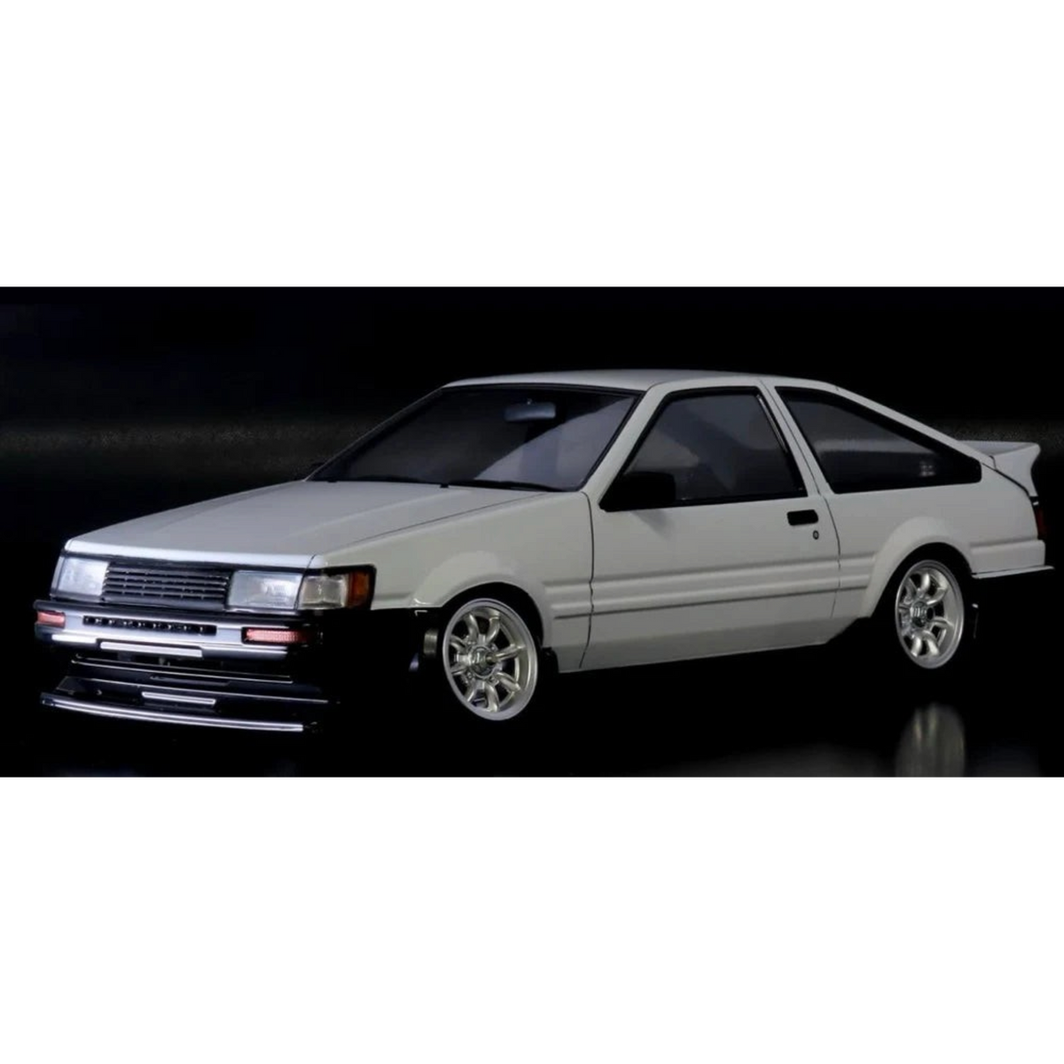 Carrosserie Toyota Levin AE86 SWB de Addiction RC Design, vue de face montrant les détails de la carrosserie pour voiture RC.