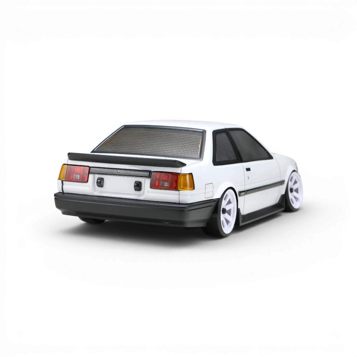 Carrosserie Kit Aero Toyota Corolla AE86 Levin 2 portes, modèle Team Yokomo, vue de face avec détails de la carrosserie.