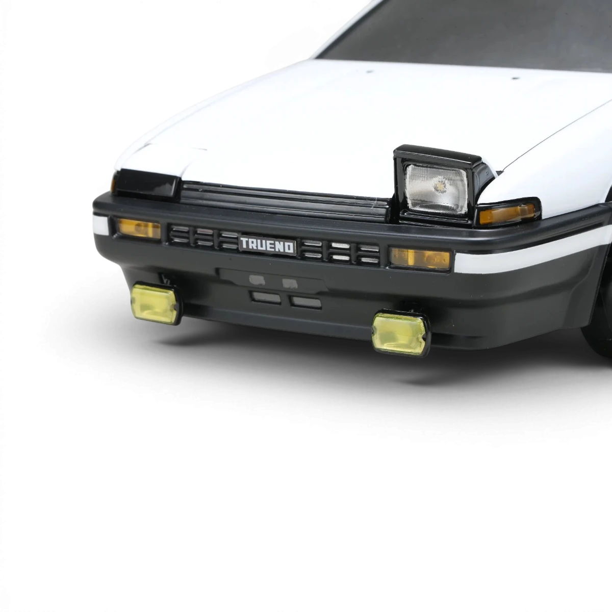 Kit de carrosserie Toyota Sprinter AE86 Trueno 3 portes de Team Yokomo, vue de face avec détails de la carrosserie.