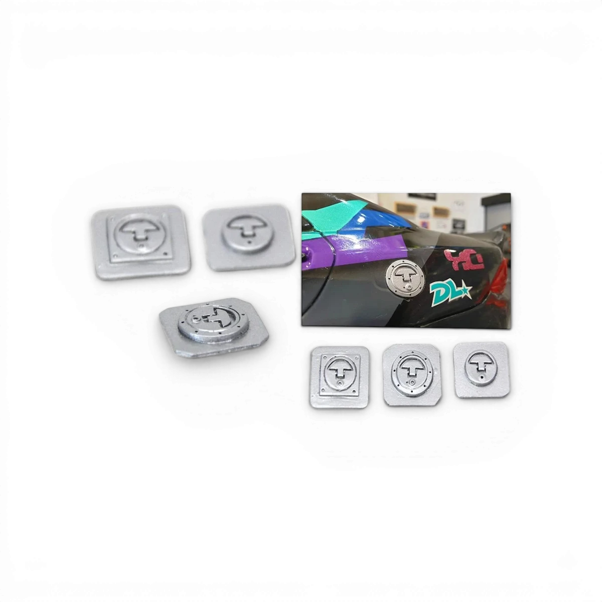 Capuchon de réservoir d'essence 1" SRC Sideways RC, en customization, en plastique noir, visible sur l'image.