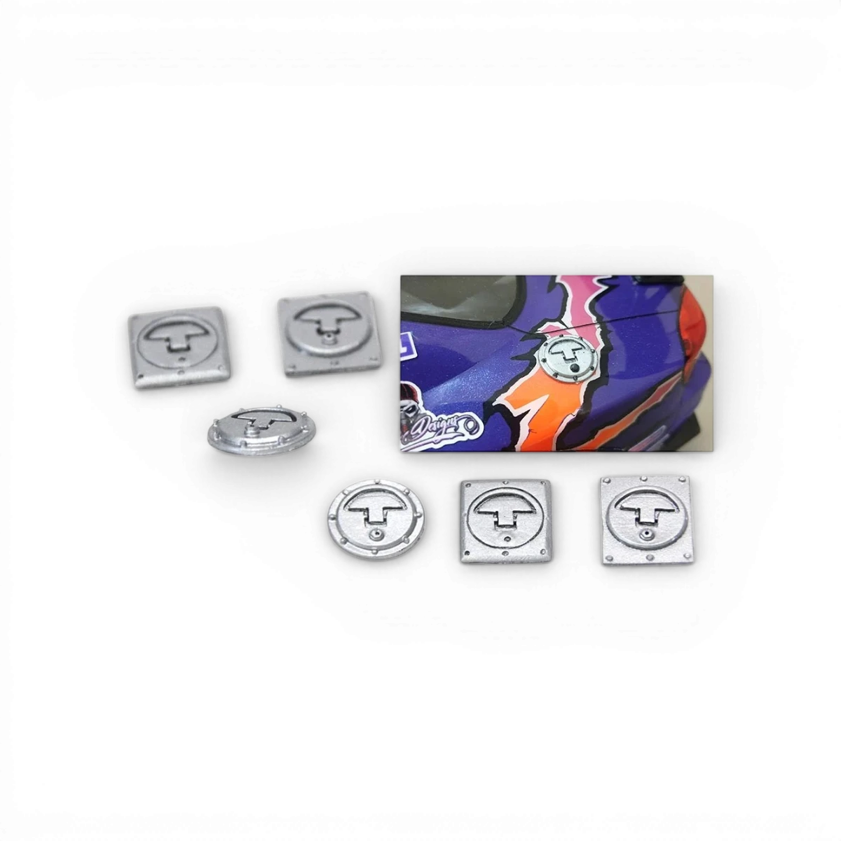 Capuchon de trappe à essence 2" Out pour customisation SRC Sideways RC, en plastique noir avec détails de fixation.
