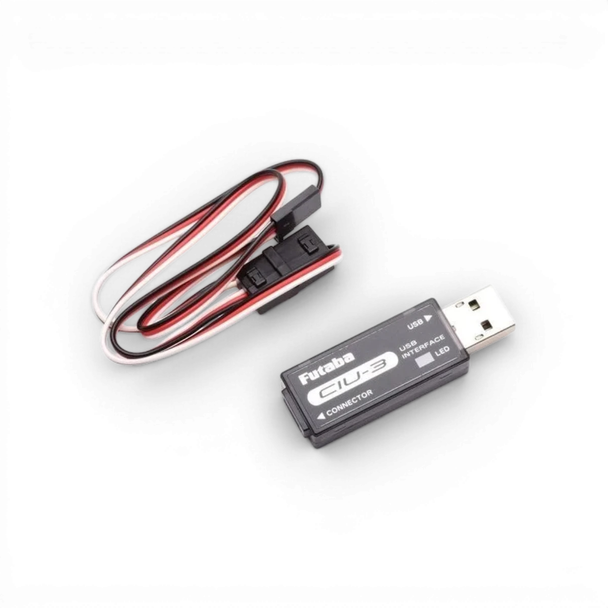 Adaptateur USB CIU-3 Futaba pour interface électronique, connecté et prêt à l'emploi en image.