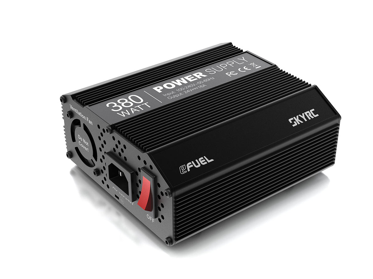 Alimentation compacte SkyRc 380W 16A pour chargeur électronique, affichant les câbles et les paramètres de sortie.