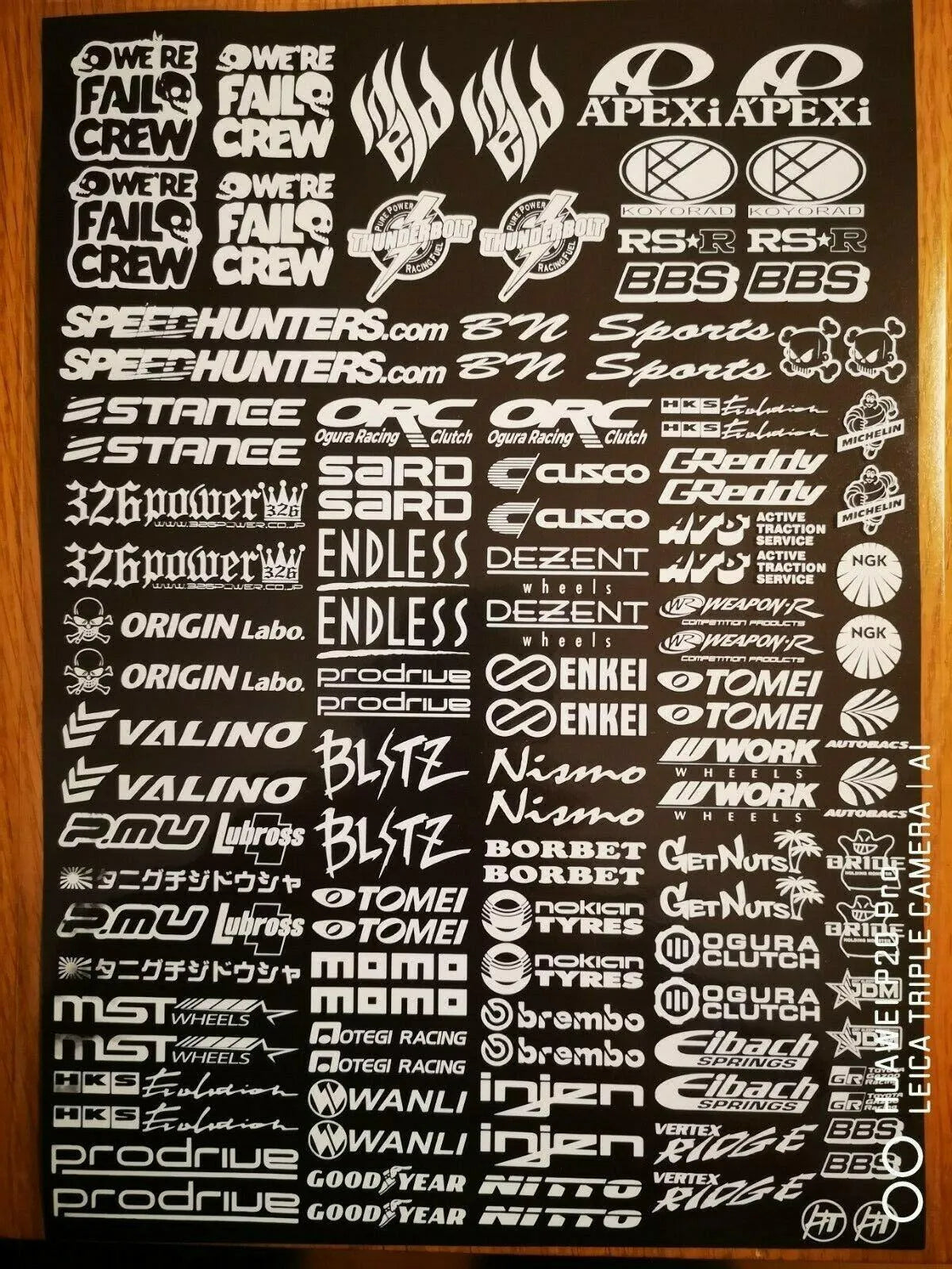 Autocollants sponsors Black Drift, ensemble de 28 stickers noirs pour voitures de drift, visibles avec logo et design distinctif.
