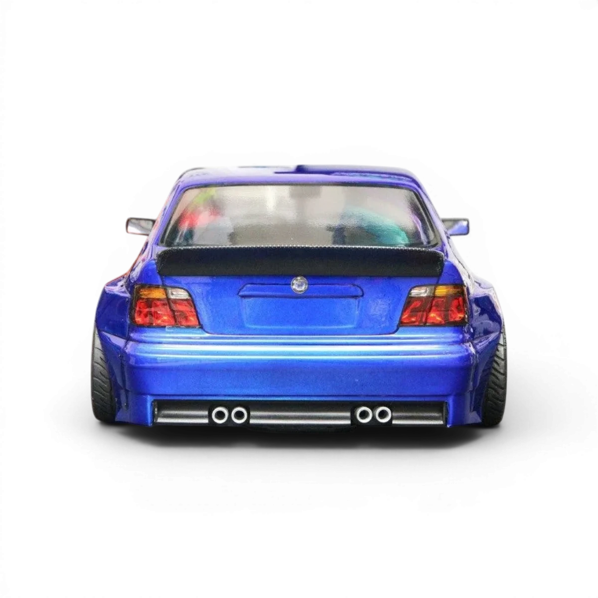 Carrosserie BMW E36 Compact avec kit large intégré, Aplastics RC, vue de face avec détails de la carrosserie.