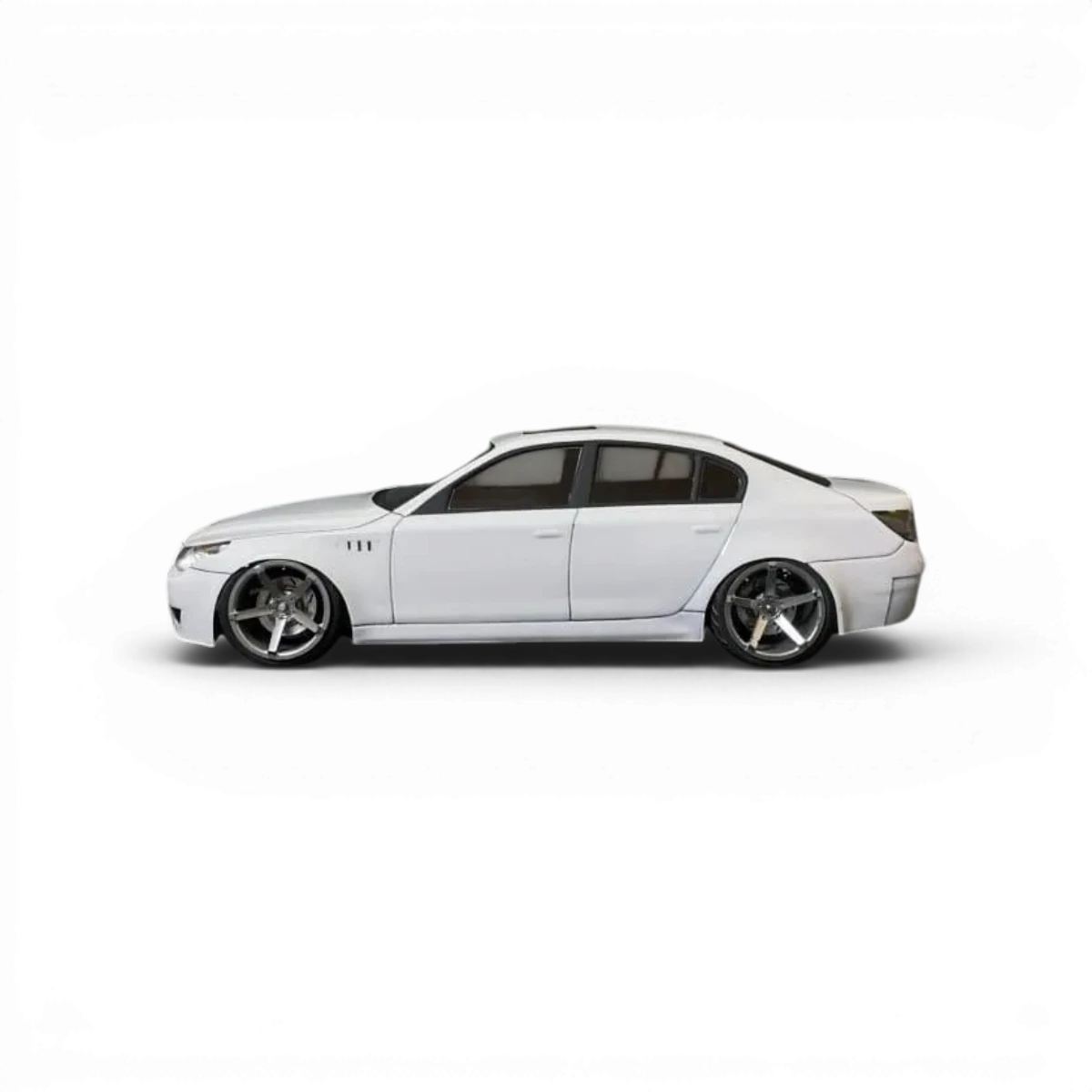 Carrosserie BMW E60 pour voiture RC Aplastics RC, modèle driftparadiz, vue de face avec détails de la carrosserie.