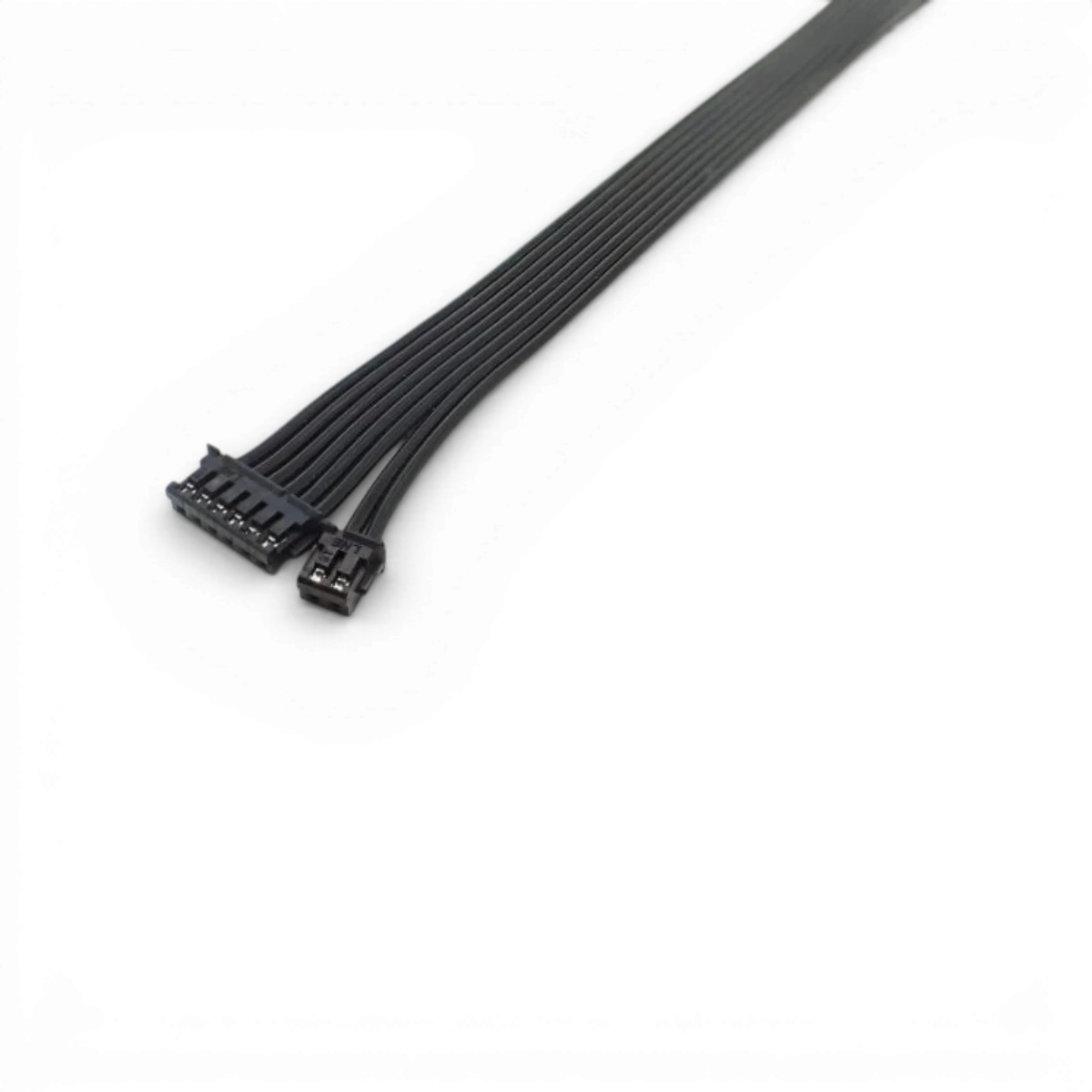 Câble combiné capteur et ventilateur Acuvance pour appareil électronique, câble flexible avec connecteurs visibles.