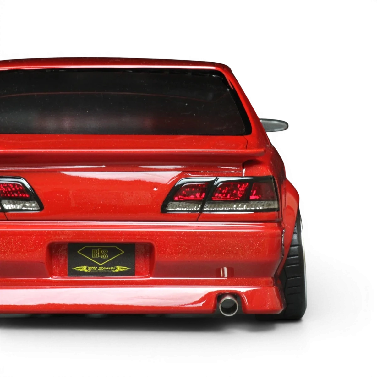 Carrosserie Toyota Cresta JZX100 BLS BN-Sports pour voiture radiocommandée Pandora RC, détail de la carrosserie en plastique blanc.