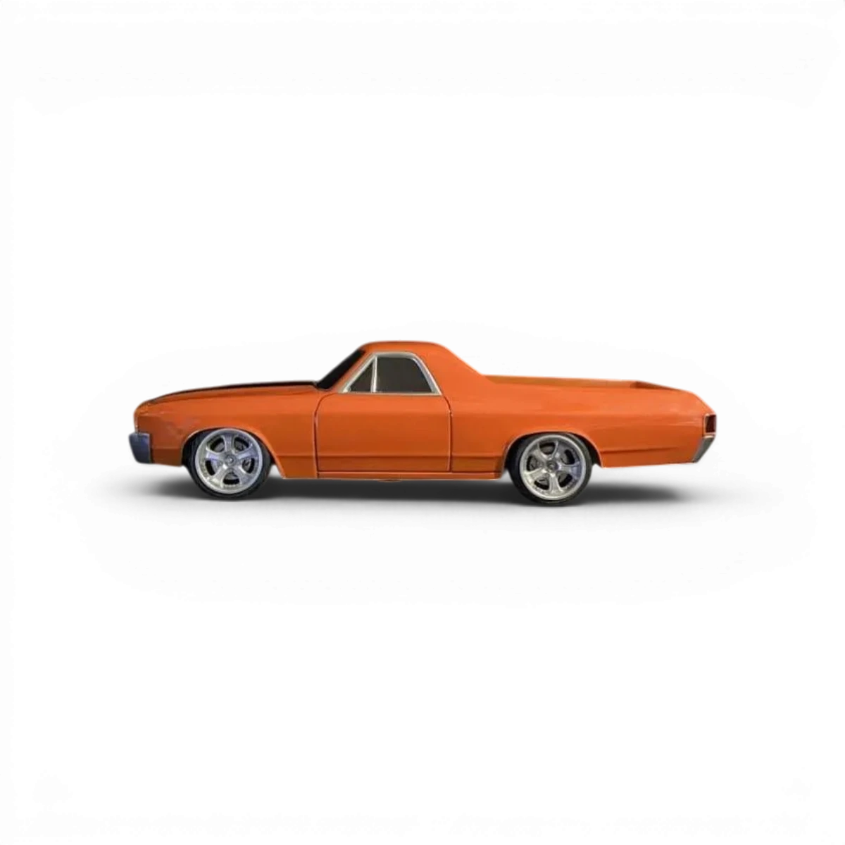 Modèle de carrosserie Chevrolet El Camino 70 pour voiture RC de la marque Aplastics RC, avec détails visibles et finition précise