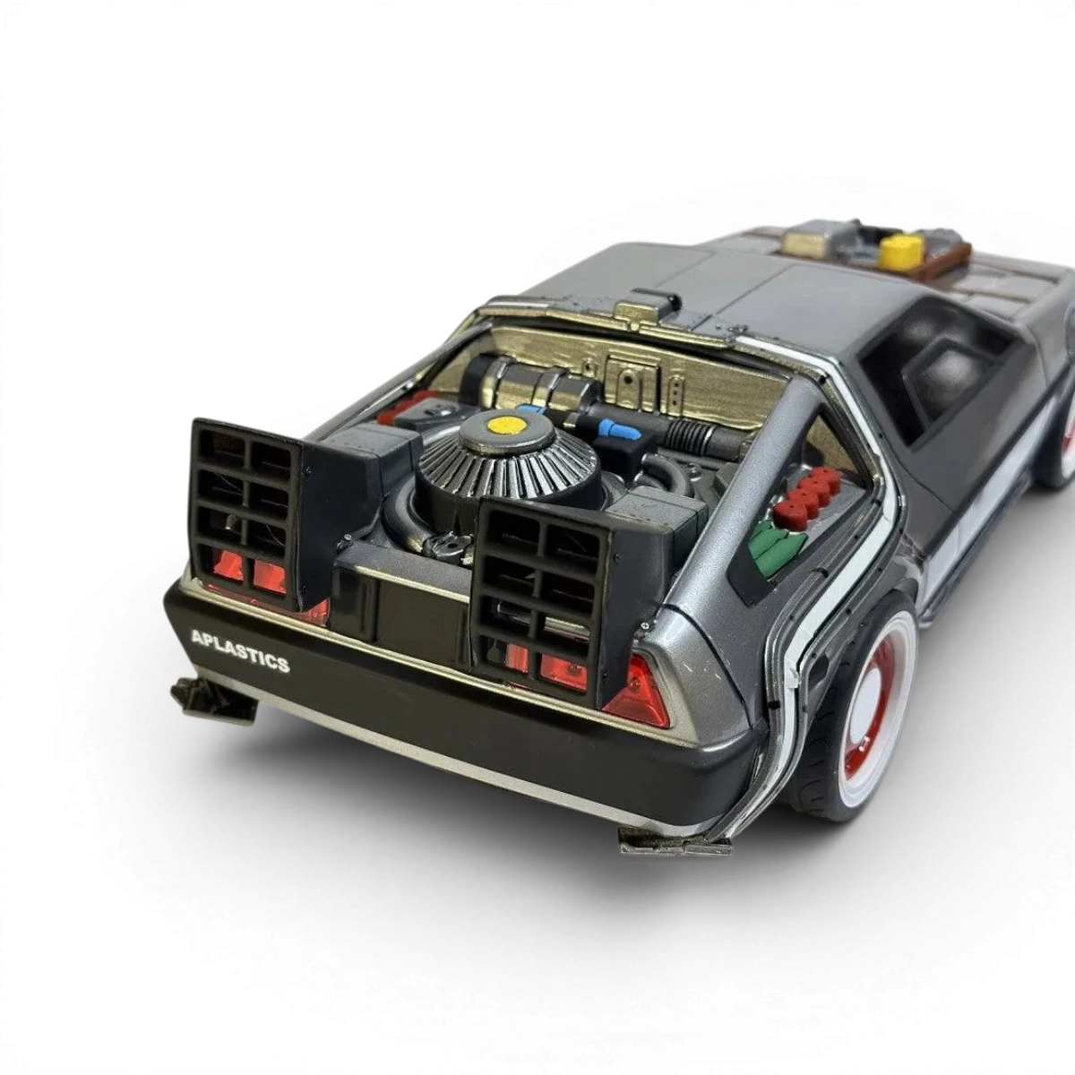 Kit de carrosserie DeLorean BTF par Aplastics RC, carrosserie en plastique pour voiture RC, vue de face avec détails du design