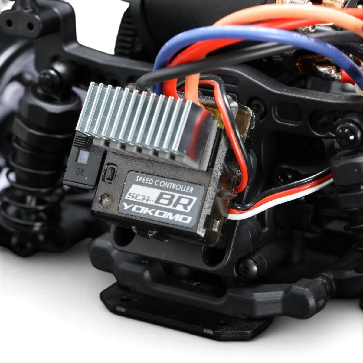 Variateur de vitesse électronique Yokomo SCR-BR installé sur le châssis DriftParadiZ RD2.0 RC Drift 1/10