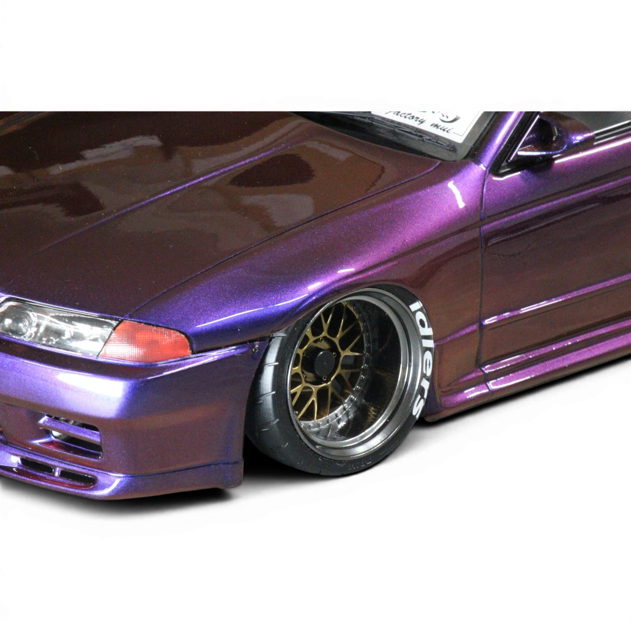 Autocollants de pneus blancs Idlers pour voiture RC drift DriftParadiZ sur un pneu monté