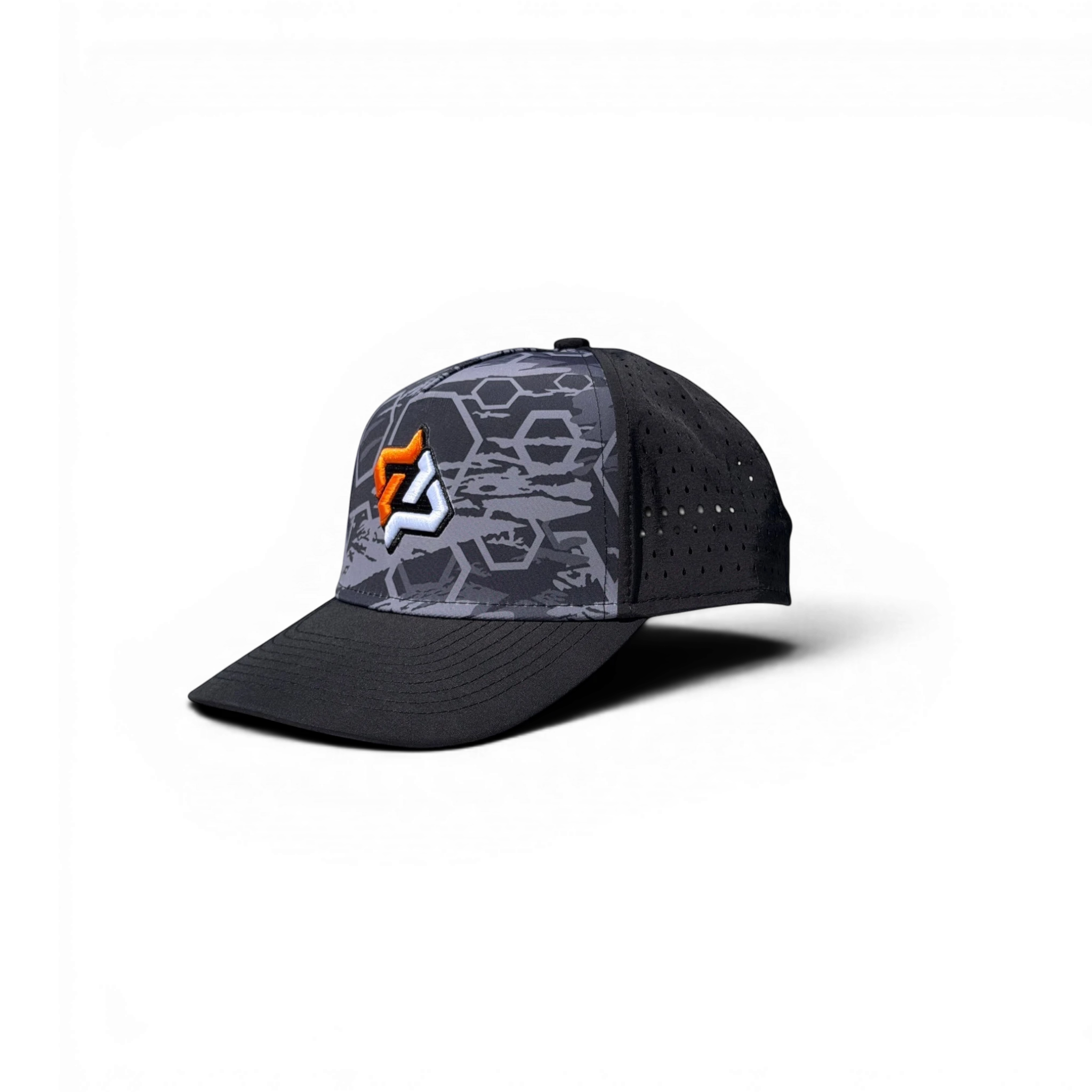 Casquette DriftParadiZ noire et grise avec motif hexagonal, logo brodé orange et blanc et panneaux latéraux perforés