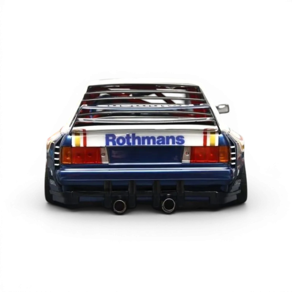 Kit de carrosserie E30 large Aplastics RC pour voiture télécommandée, modèle E30 Driftparadiz, vue de l'ensemble.