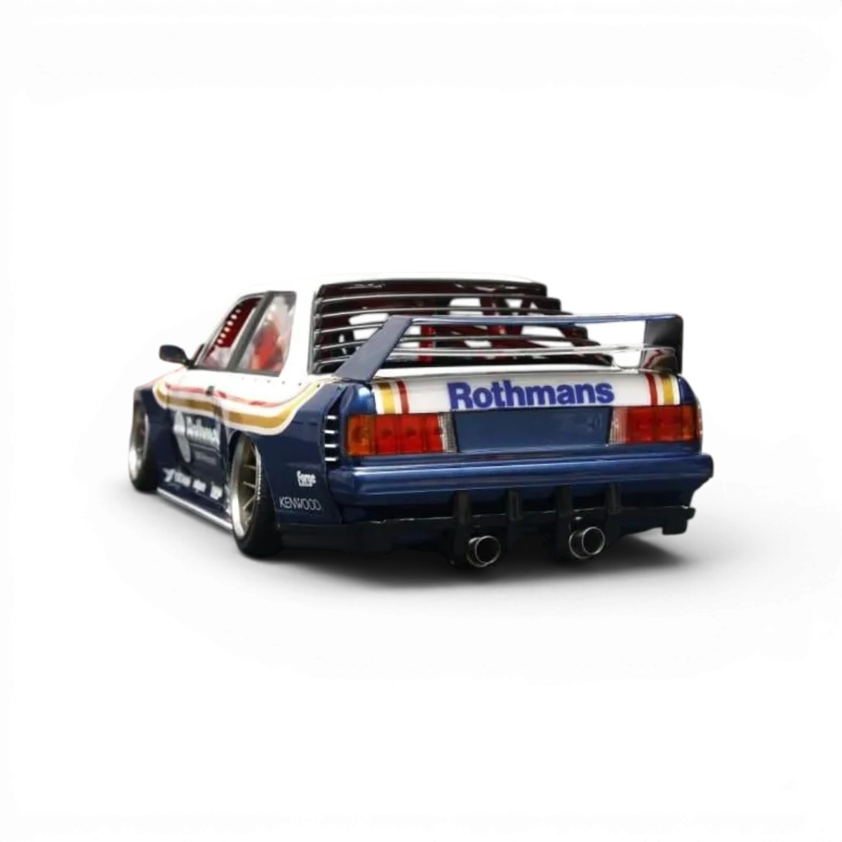 Kit de carrosserie E30 large pour voiture RC Aplastics RC, incluant le large kit E30WB pour drift et course.