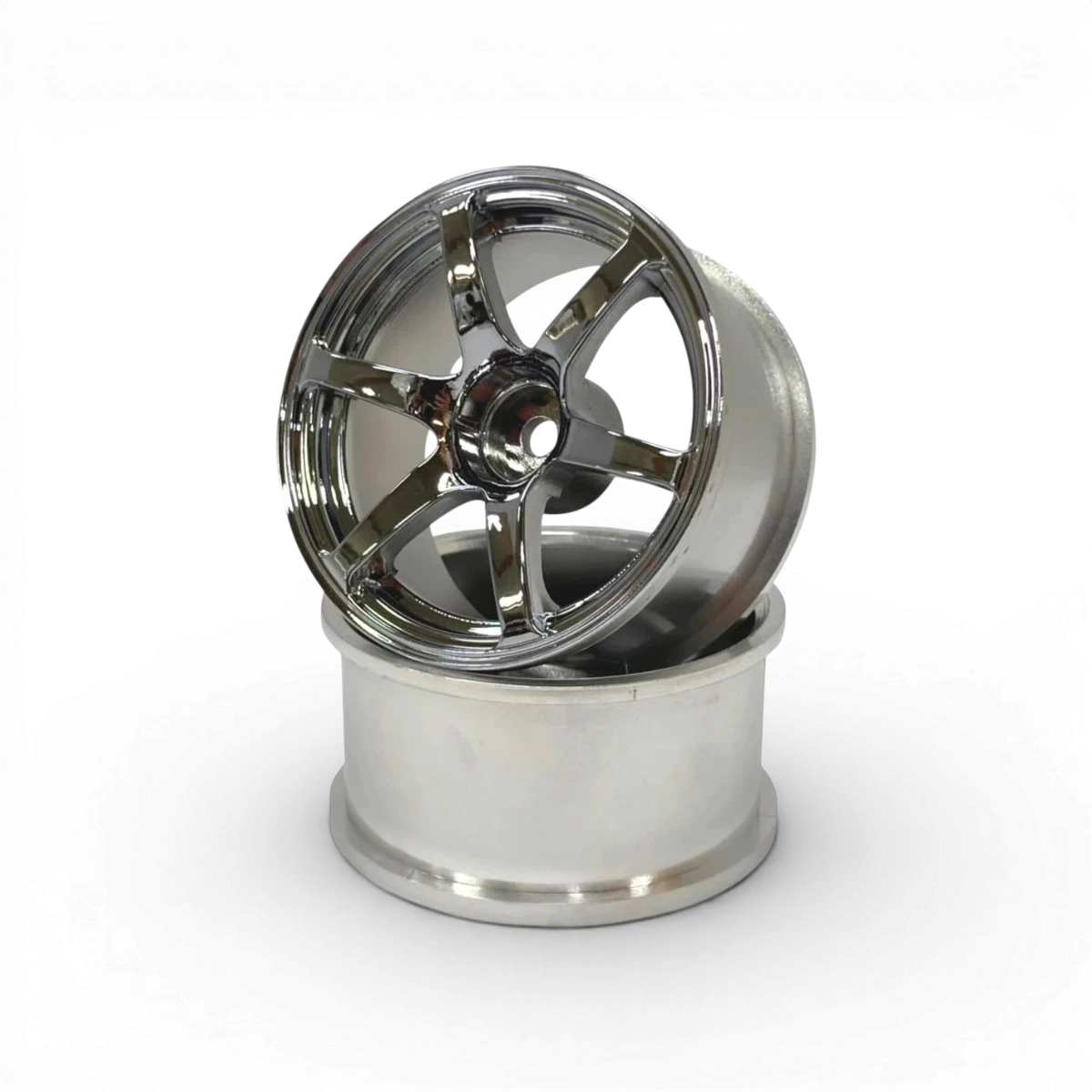 Roues Mikuni Factory Jantes AVS T6 Chrome avec décalage +5, vue rapprochée de la finition brillante et du design en chrome.